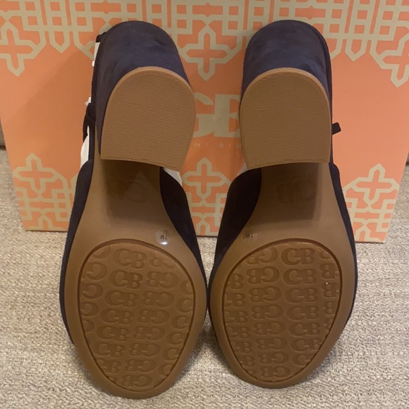NWT GB navy suede ankle tie block heels - size 7 - Picture 6 of 10